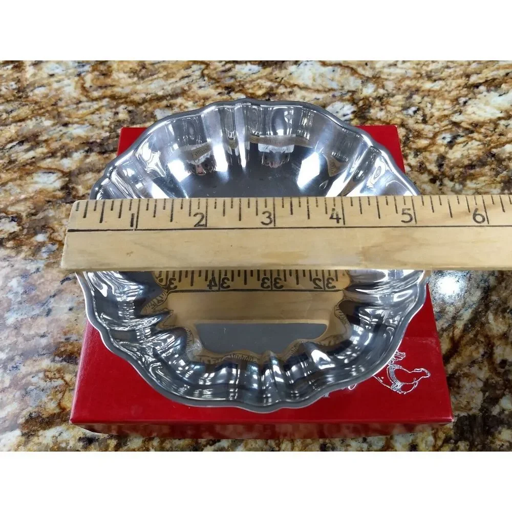 ONEIDA Scalloped Edge Bowl Modern Baroque Community Silverplate Orig Box Vintage